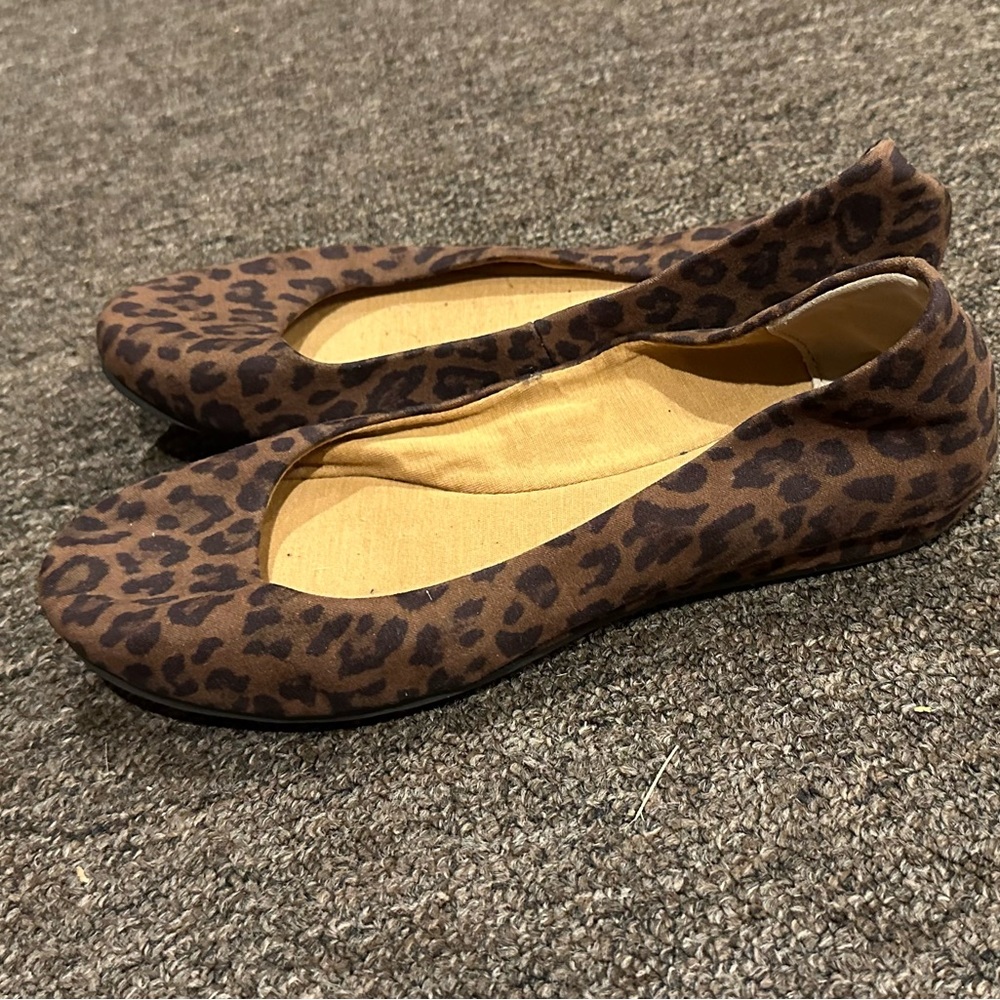 Sun + Stone Leopard Eliana Print Women's Ballet Flats Sz 7